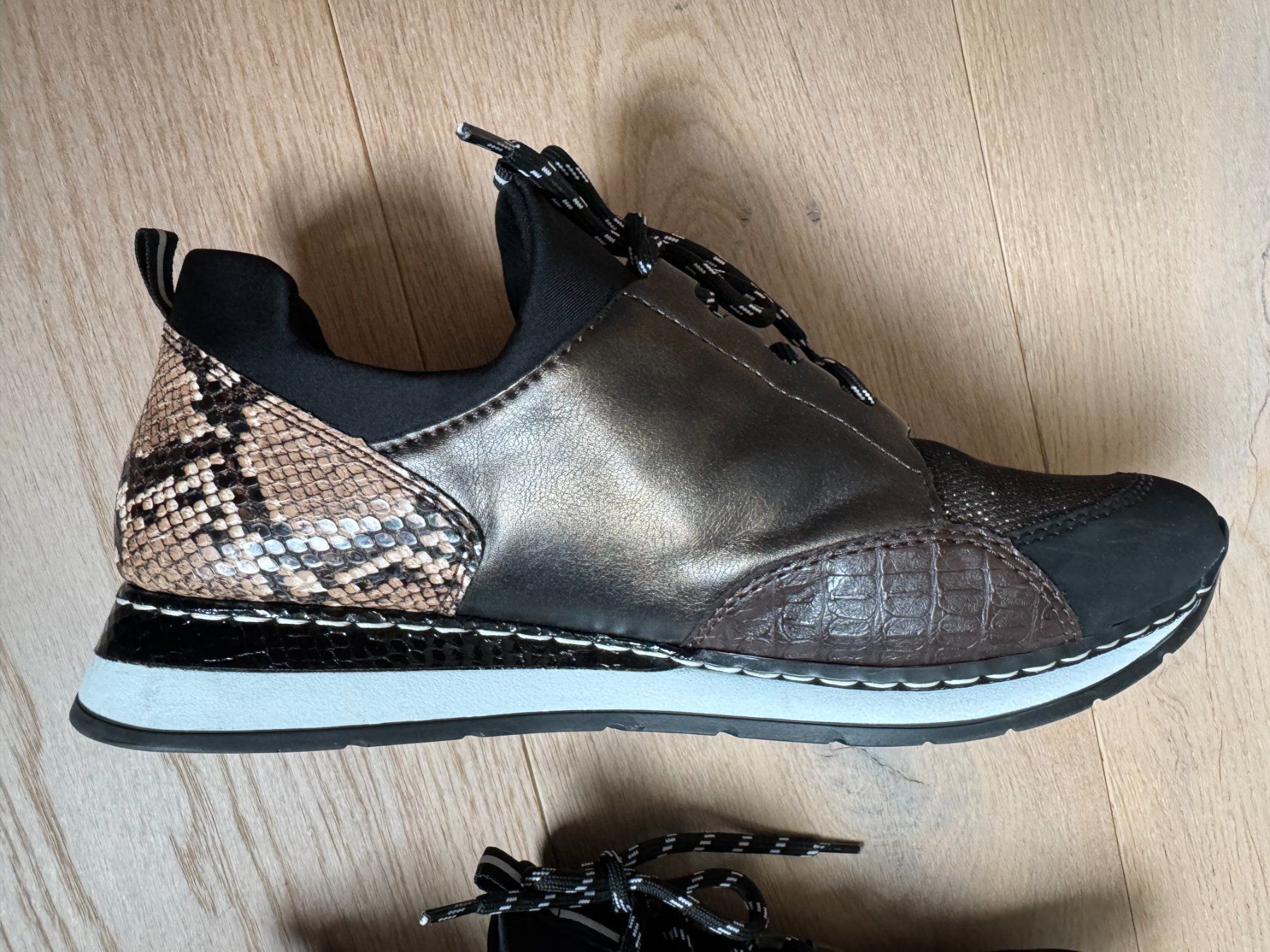 Rieker Scarpe da donna: rieker Freizeitschuhe, Gr. 42 – Usato da Siebnen venduto da Trans-Am 5