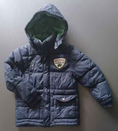 Gut erhaltene, warme Winterjacke, Grösse 122