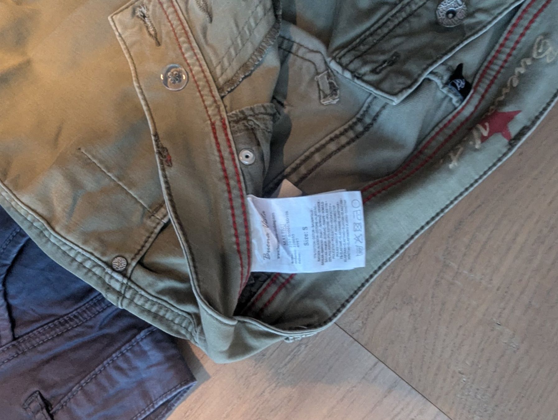 Pantaloni: 3 paar Damenhosen S/m – Usato da Root venduto da Pfroeschli 9