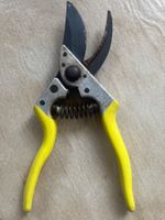 Sécateur LEYAT Made in Switzerland jaune