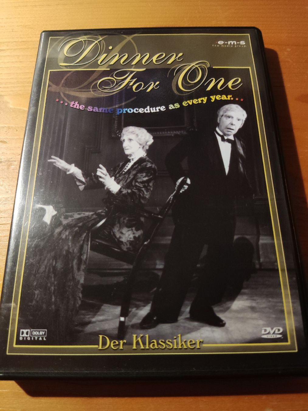 Tutti i DVDs: Dinner for One - Same procedur as every year... (DVD) – Usato da Oberembrach venduto da giu_7ksd