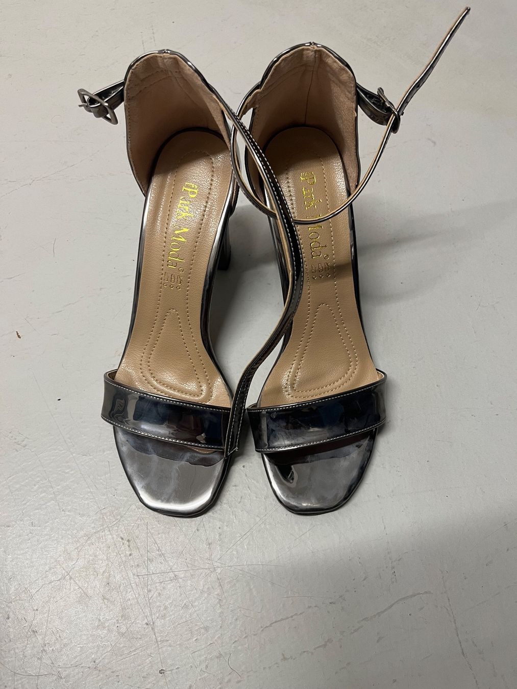 Scarpe da donna: Riemchensandalen Absatz Gr. 38 – Nuovo (secondo la descrizione) da Dintikon venduto da fatma01