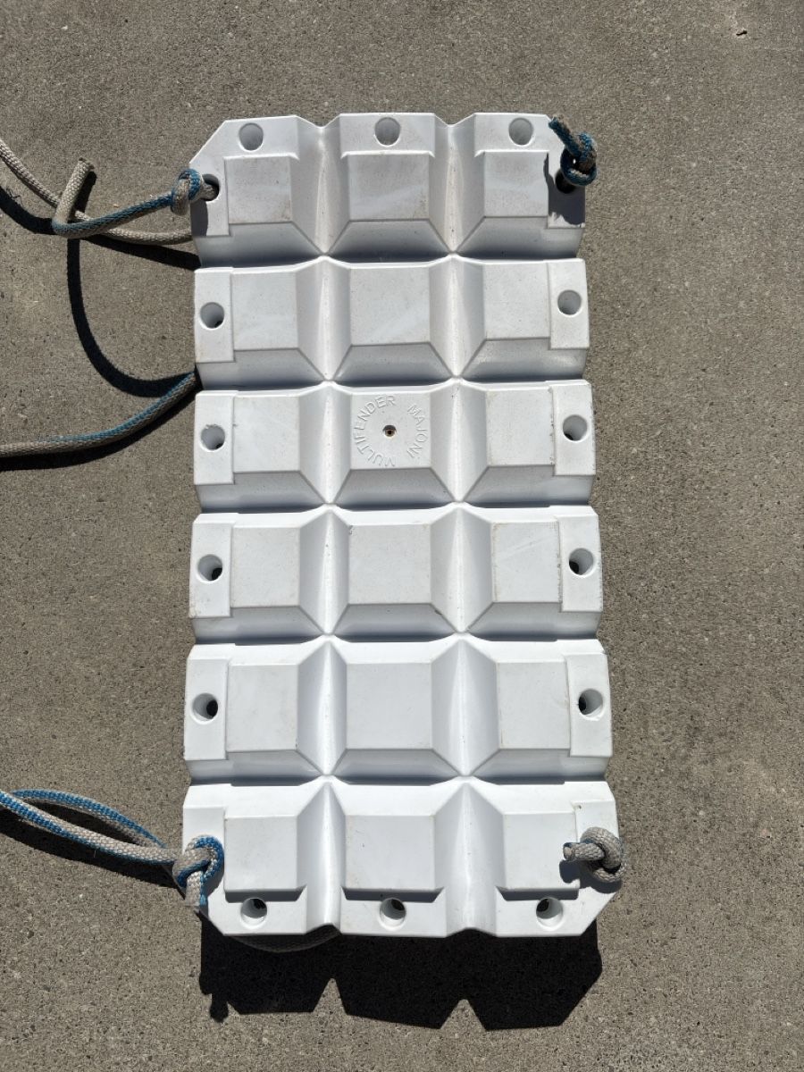 Barche: Bootsfender Majoni Multifender weiss – Usato da Oetwil am See venduto da Aldox108 2