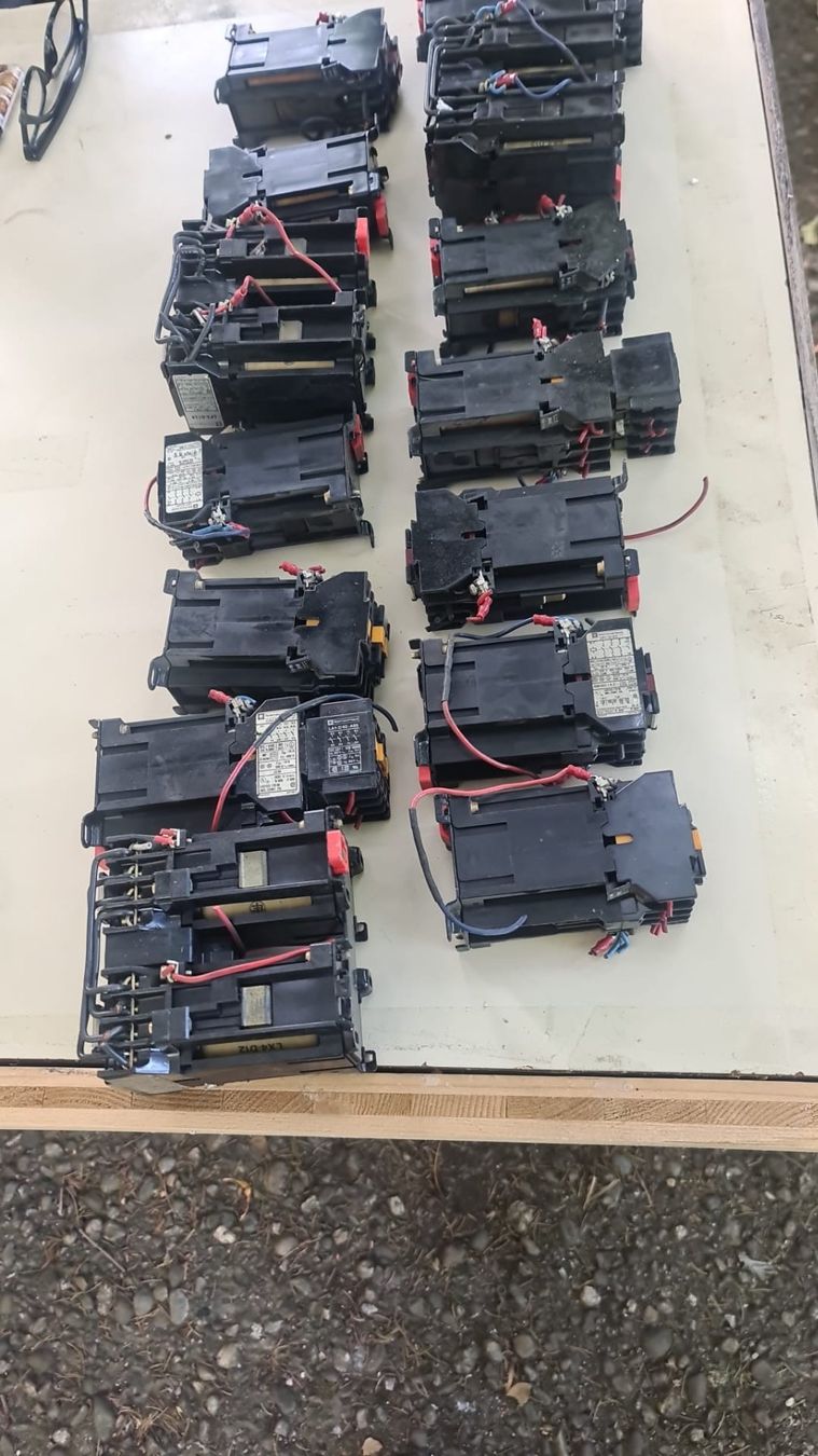 Interrupteurs: elektro aparat – D'occasion à Egerkingen par ogi3131