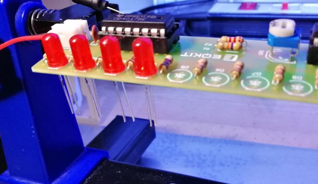Elektronikbauteile: 10fach Lauflichtmodul 4.5/12V-DC Bausatz – Neu und originalverpackt aus Luzern von Salefactory 3