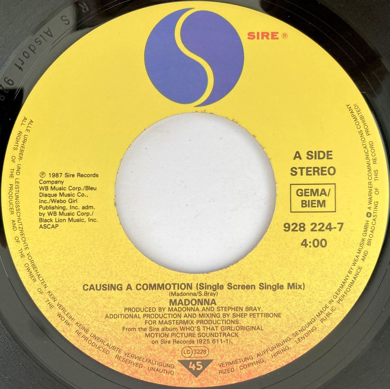 Schallplatten: MADONNA - CAUSING A COMMOTION – Gebraucht aus Bottens von hotter-than-hell 2