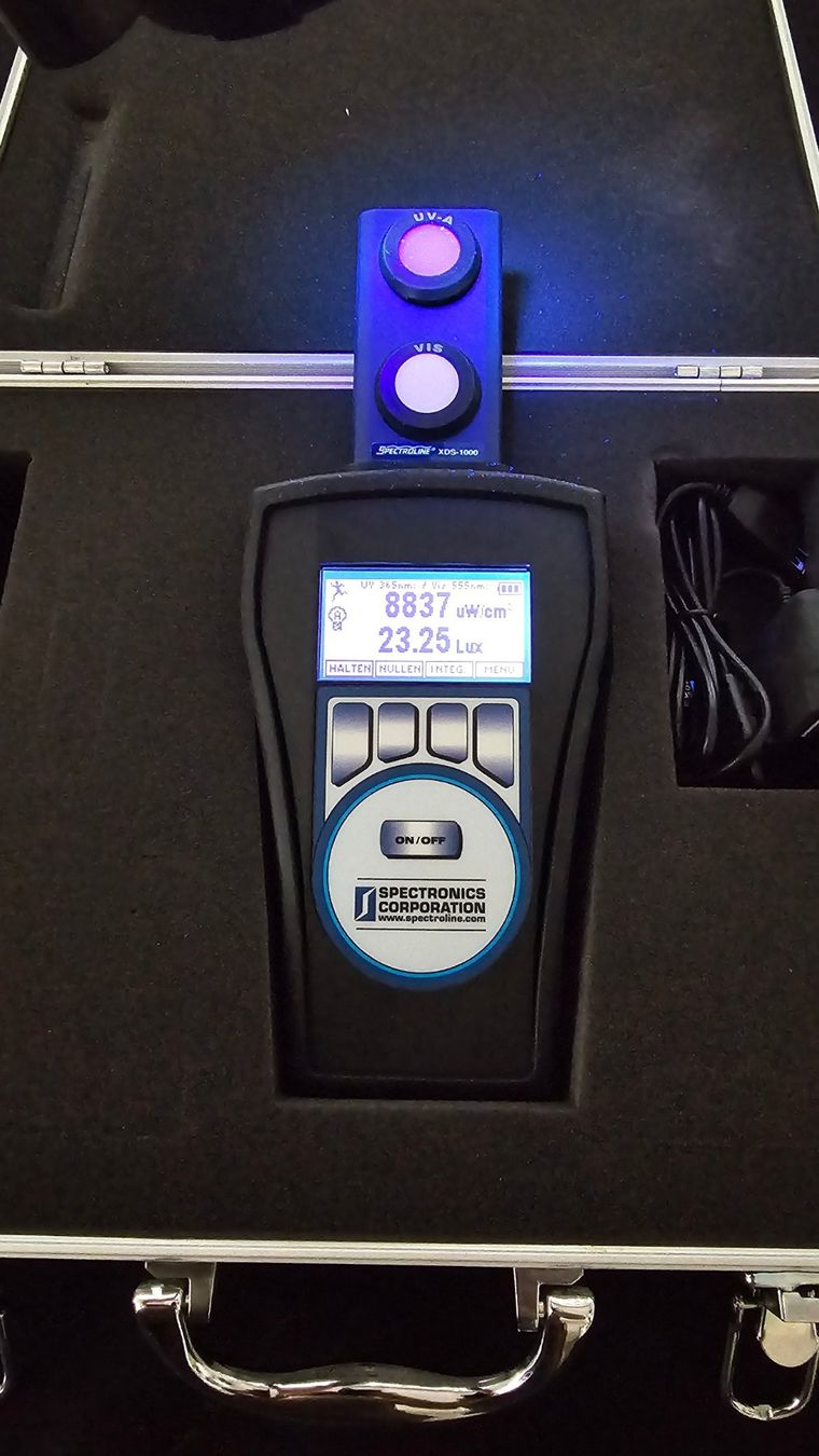 Misurare: UV-A und Luxmeter / Profigerät - NEUWERTIG! – Nuovo (secondo la descrizione) da Therwil venduto da Blackauktionator 3