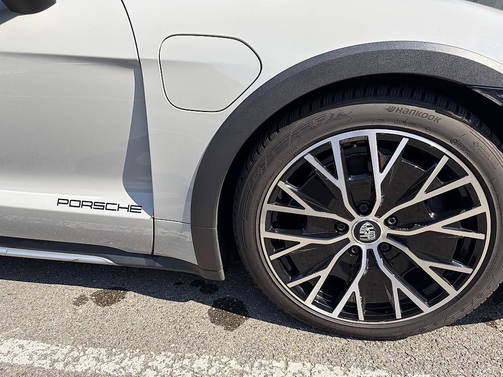 Autos: Porsche Taycan 4 Cross Turismo mit Porsche Garantie – D'occasion à Gümligen par 55_44 2
