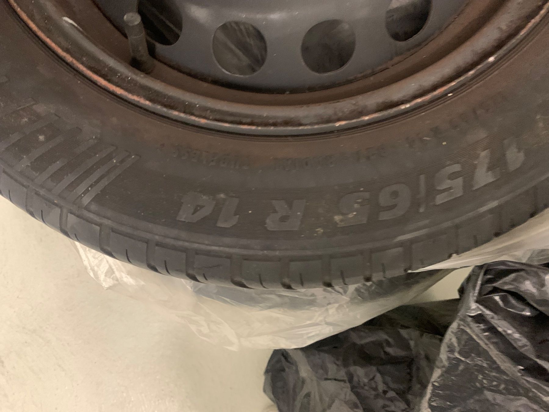 Pneumatici & Ruote complete: Pneu – Usato da Volketswil venduto da Gujo 4