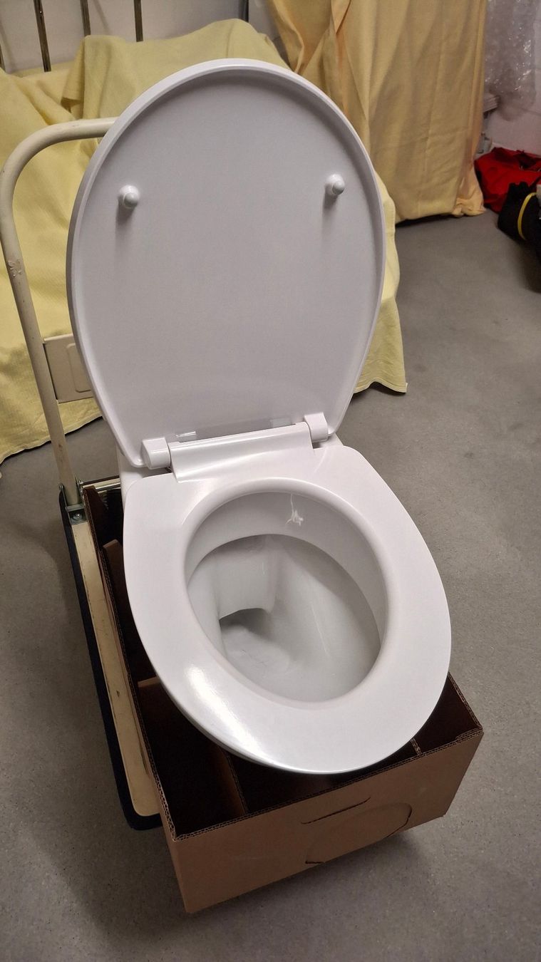Villeroy & Boch WC: Villeroy & Boch Wand - WC – Usato da Rafz venduto da Tasmaniette 1