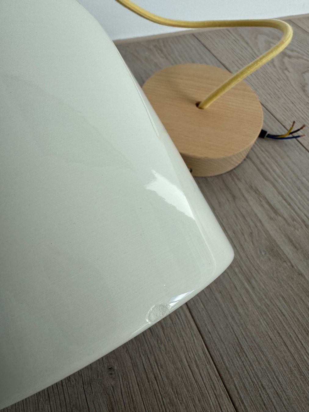 Lampadari & plafoniere: 3 glockenförmigen Keramik-Pendelleuchten – Usato da Meggen venduto da telemama 4
