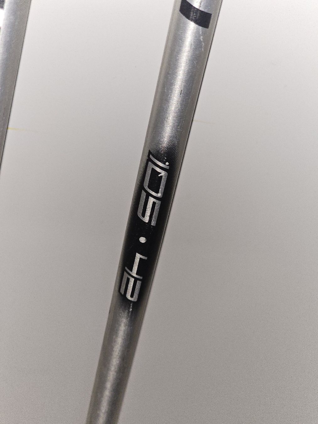 Leki Bastoncini da sci: Bâtons de ski Leki 105 cm bon état – Usato da Bulle venduto da Bflowx 1
