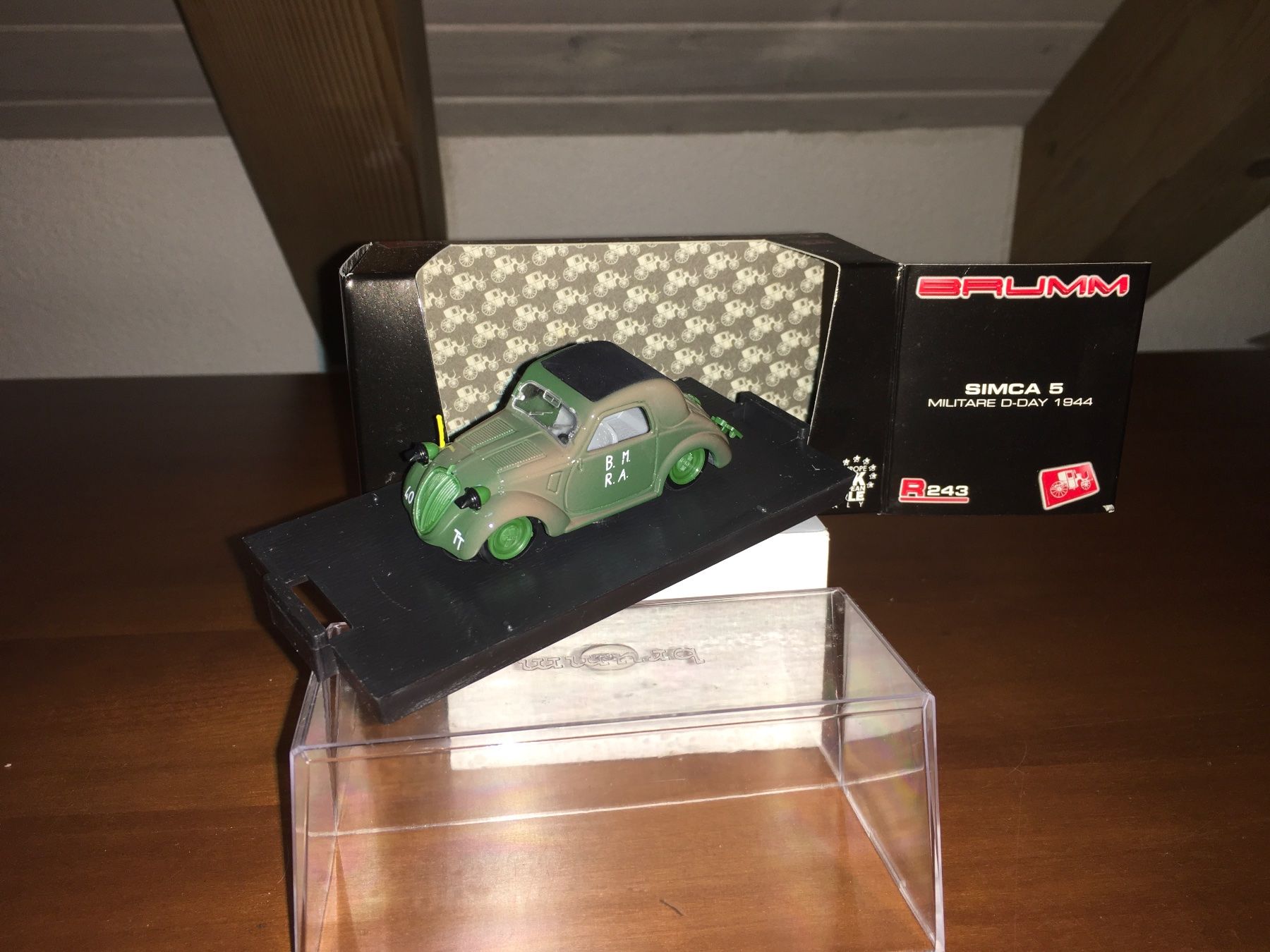 Simca Modellini d'auto: Simca 5 Militare 1944 D-Day 1/43 Militär Simca – Nuovo e nell'imballaggio originale da Wohlen AG venduto da PrivatSammlung