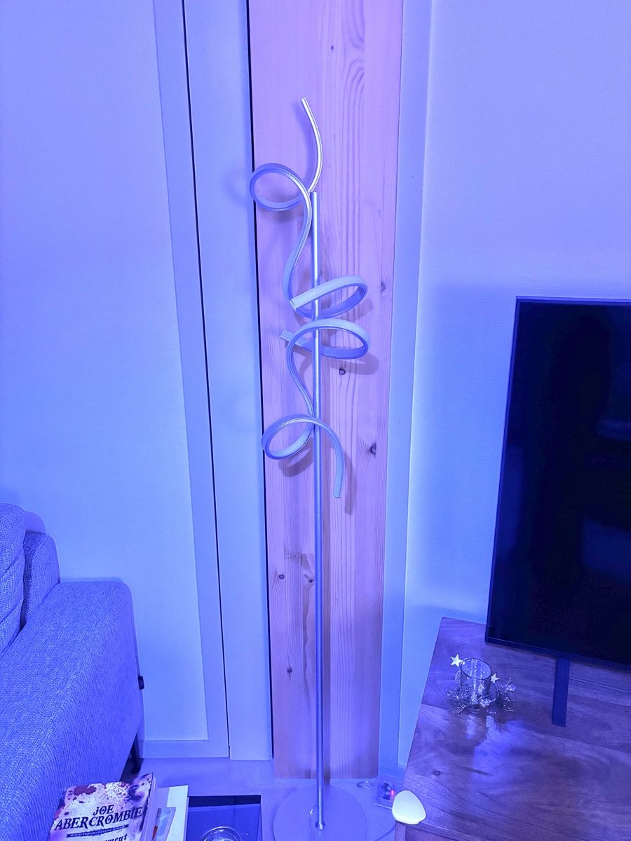 Pfister Lampade: Pfister Stehlampe mit Dimmfunktion – Nuovo (secondo la descrizione) da Zürich venduto da Gizem_GugGag