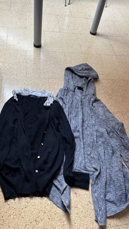 Kleiderpaket: zwei schöne Strickjacken