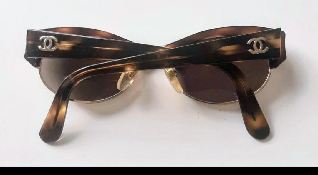 Chanel Occhiali & Lenti: Lunette de soleil Chanel papillon – Usato da Nyon venduto da bet_g2rh 1