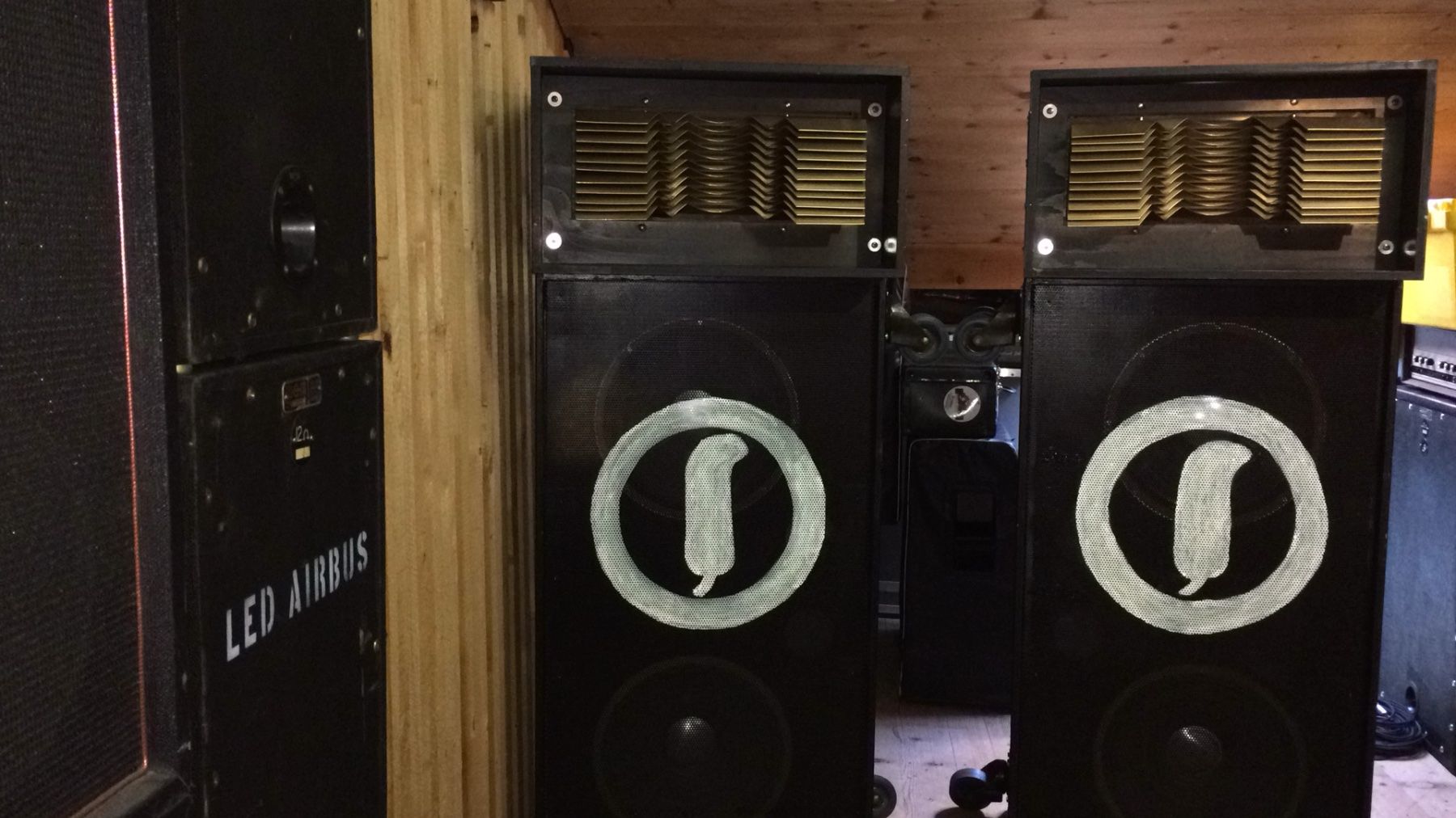 JBL Amplificatori: Vintage Led Airbus Sidefills – Usato da Ennetmoos venduto da Kashmir1975 5