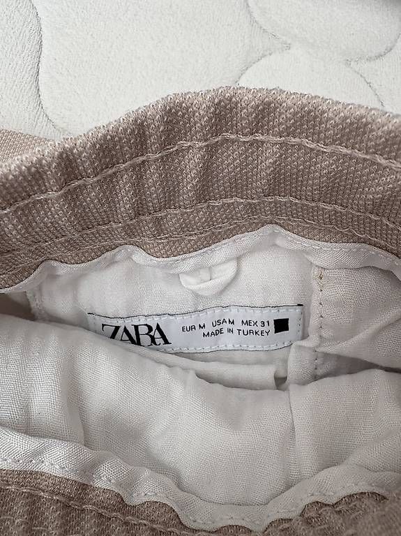 Pantaloni: Zara pantalon beige – Usato da Geneve venduto da tom_d7f8 1