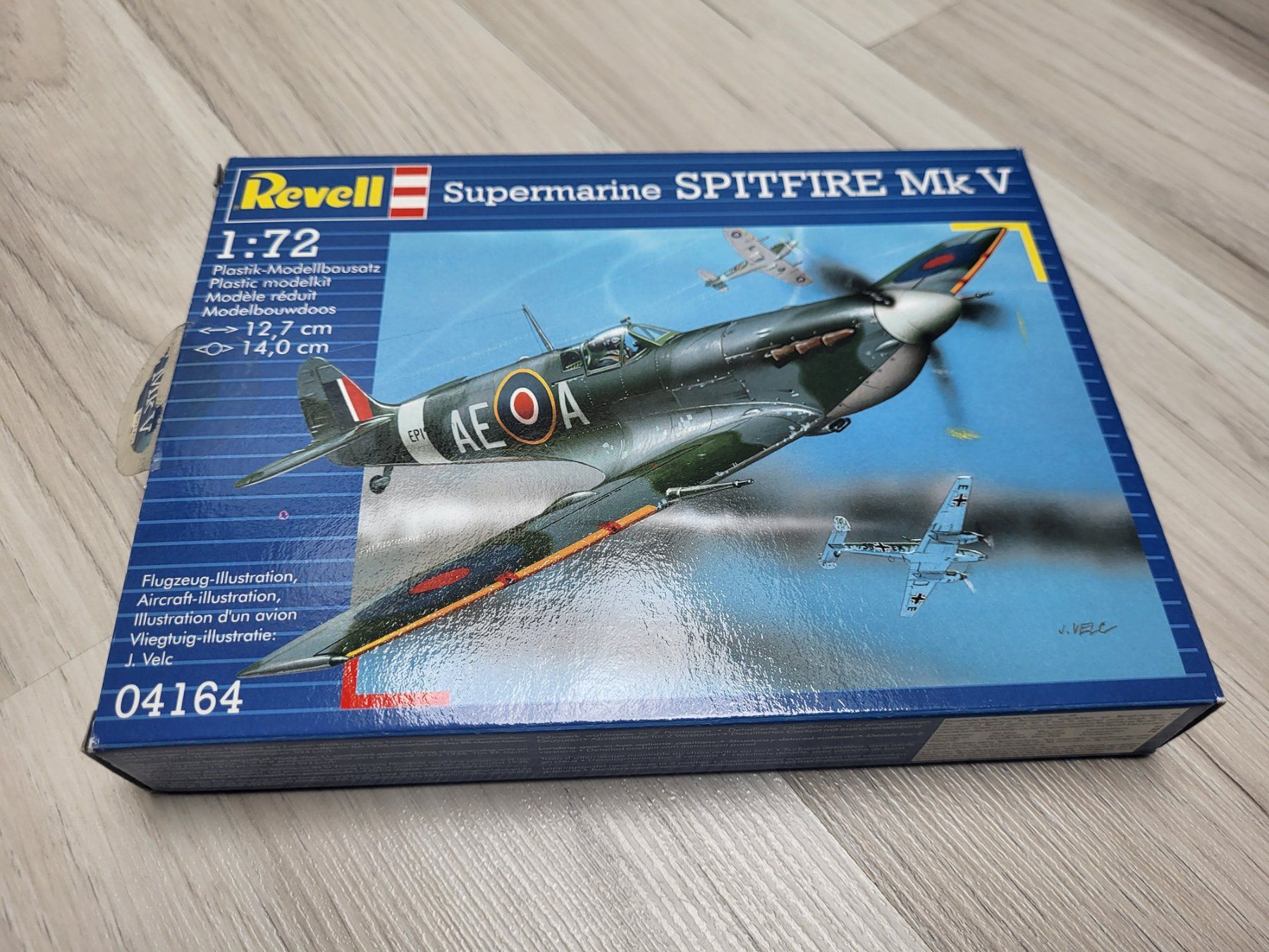 Revell Modellbausätze & Standmodelle: Revell 1/72 Supermarine SPITFIRE – Gebraucht aus Chavornay von Meyou26