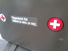 ARMEE Rotkreuz Holzkisten in GUTEM Zustand 60 × 44 ×52