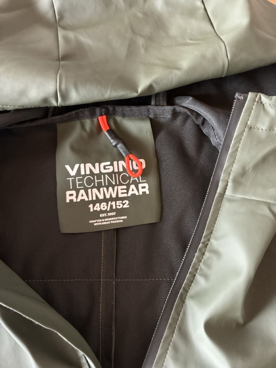Vingino Jacken & Mäntel: Kinderregenjacke Vingino – Gebraucht aus Zizers von Hallab 1