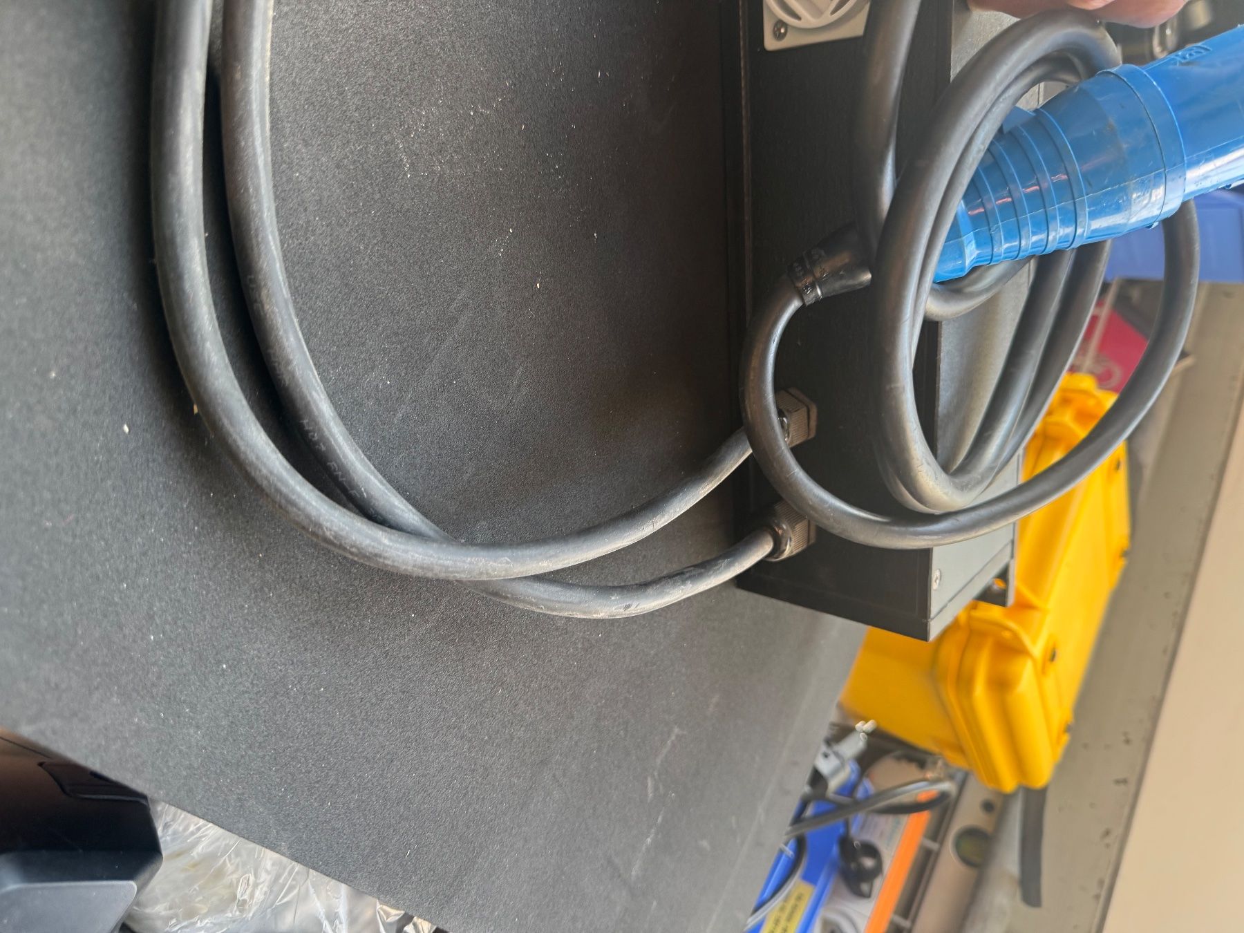 GIFAS Alimentazione elettrica: Gifas Rackstromverteiler 2he – Usato da Eiken venduto da Skylight 4