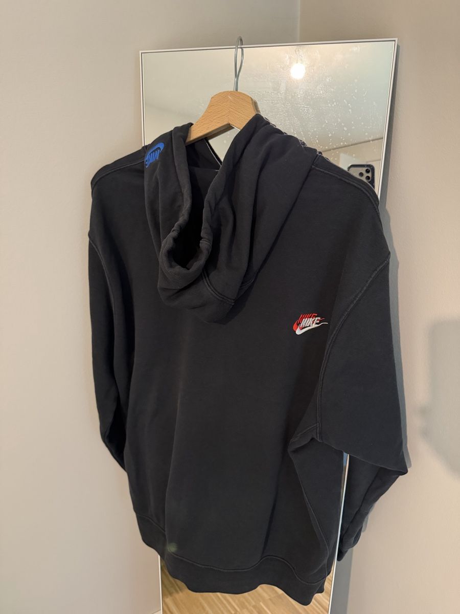 Nike Pullover & Sweatshirts: Felpa Nike Nera, Taglia XL – Gebraucht aus Genève von gio_8l97 1