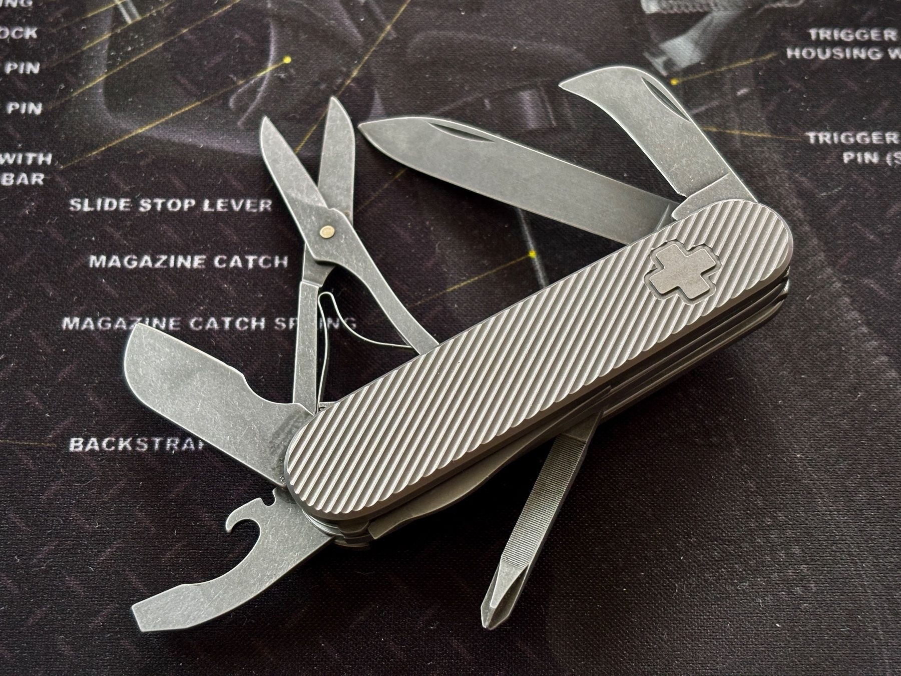 Victorinox Taschenmesser: Victorinox Mod. von Olli Tank, DC-Titanscales – Neu (gemäss Beschreibung) aus Frauenkappelen von Doc_Snyder
