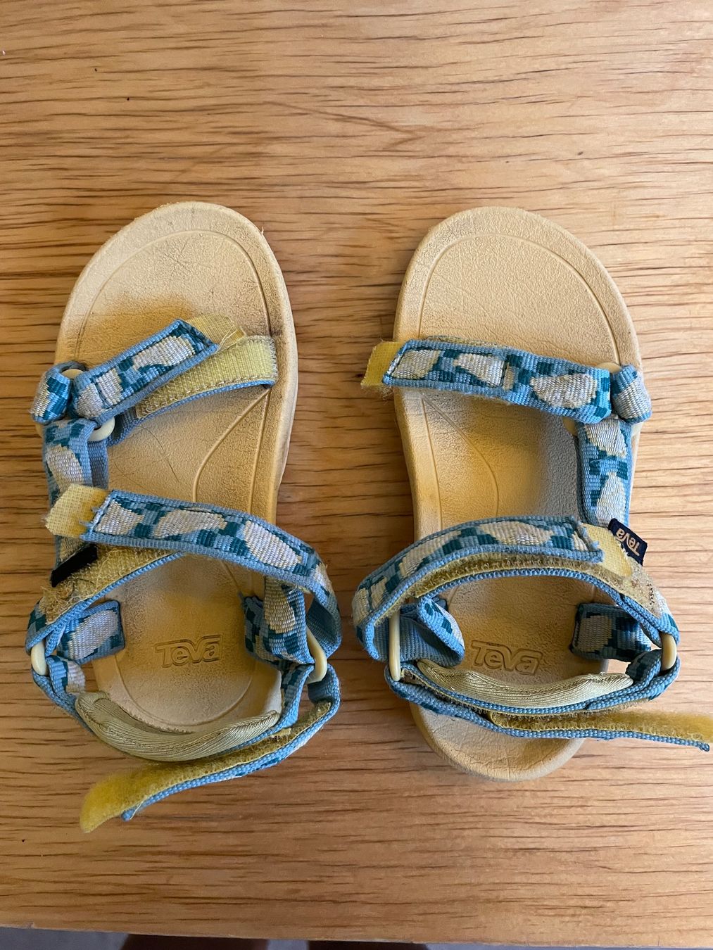 Teva Scarpe per ragazzi: Teva 26 – Usato da Basel venduto da lel_t5qc