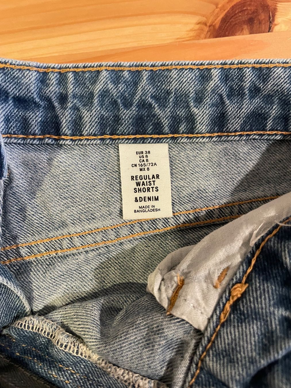 H&M Pantaloni: Shorts di jeans H&M taglia 38 – Usato da Cagiallo venduto da Misschiacci- 2