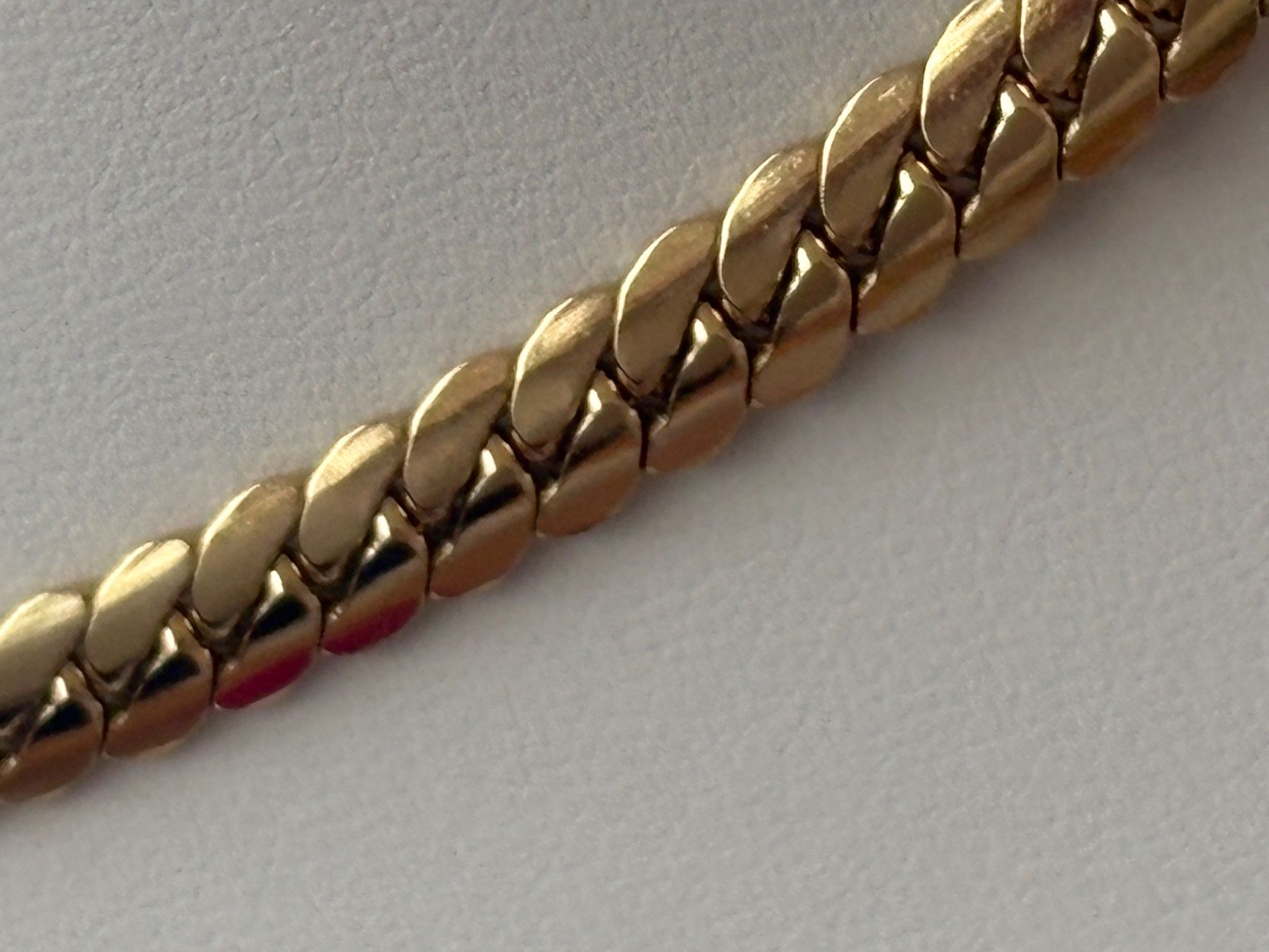 Catenine: Luxus Elegante Edelsthal Kette Farbe : Gold – Nuovo (secondo la descrizione) da Biel-Bienne venduto da Roserosse13 2
