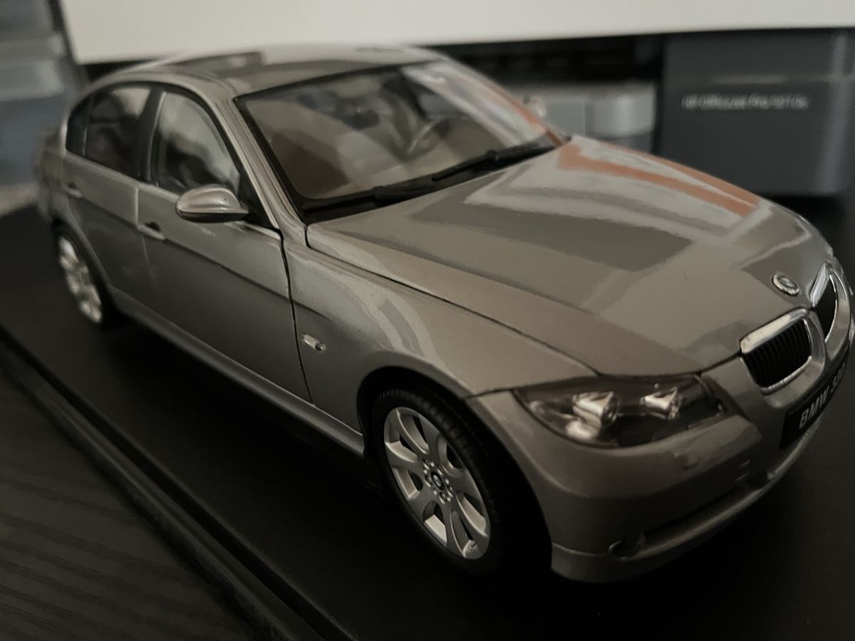 BMW Modellautos: BMW 330i.  1:18 – Gebraucht aus Rümlang von Papamoll4 5