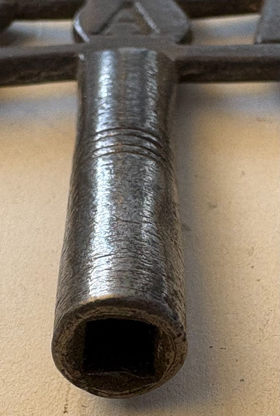 Schlüssel: ANTIKER UHRENSCHLÜSSEL – Gebraucht aus Ostermundigen von wini63 1