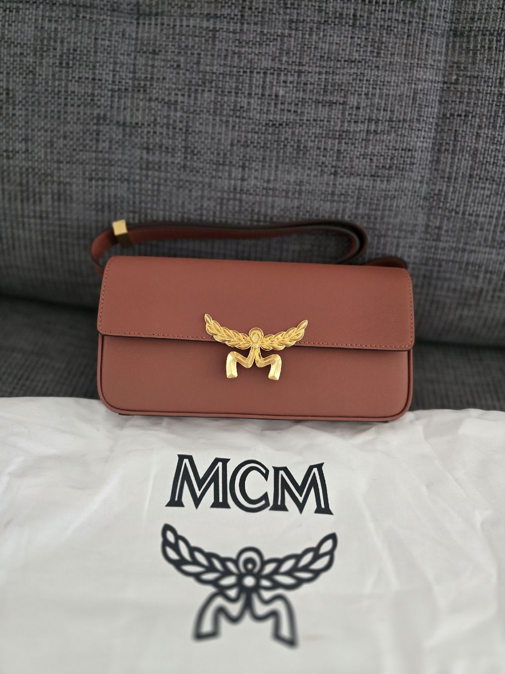 Mcm Borse da donna: MCM Schultertasche Small Laurel Coconut Shell neuwertig – Nuovo e nell'imballaggio originale da Landquart venduto da eni444