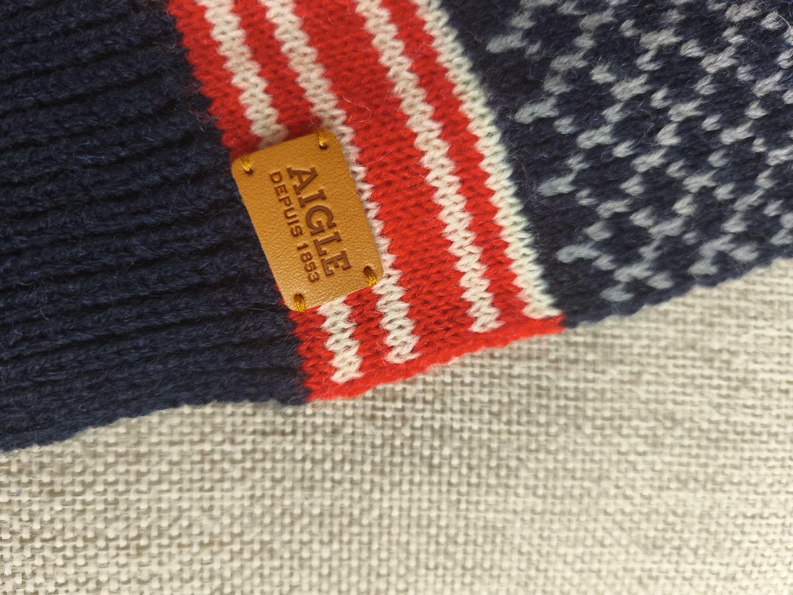 Foulard & Sciarpe: Aigle Schal Wolle gross – Nuovo (secondo la descrizione) da Winterthur venduto da kat_9fqy 2