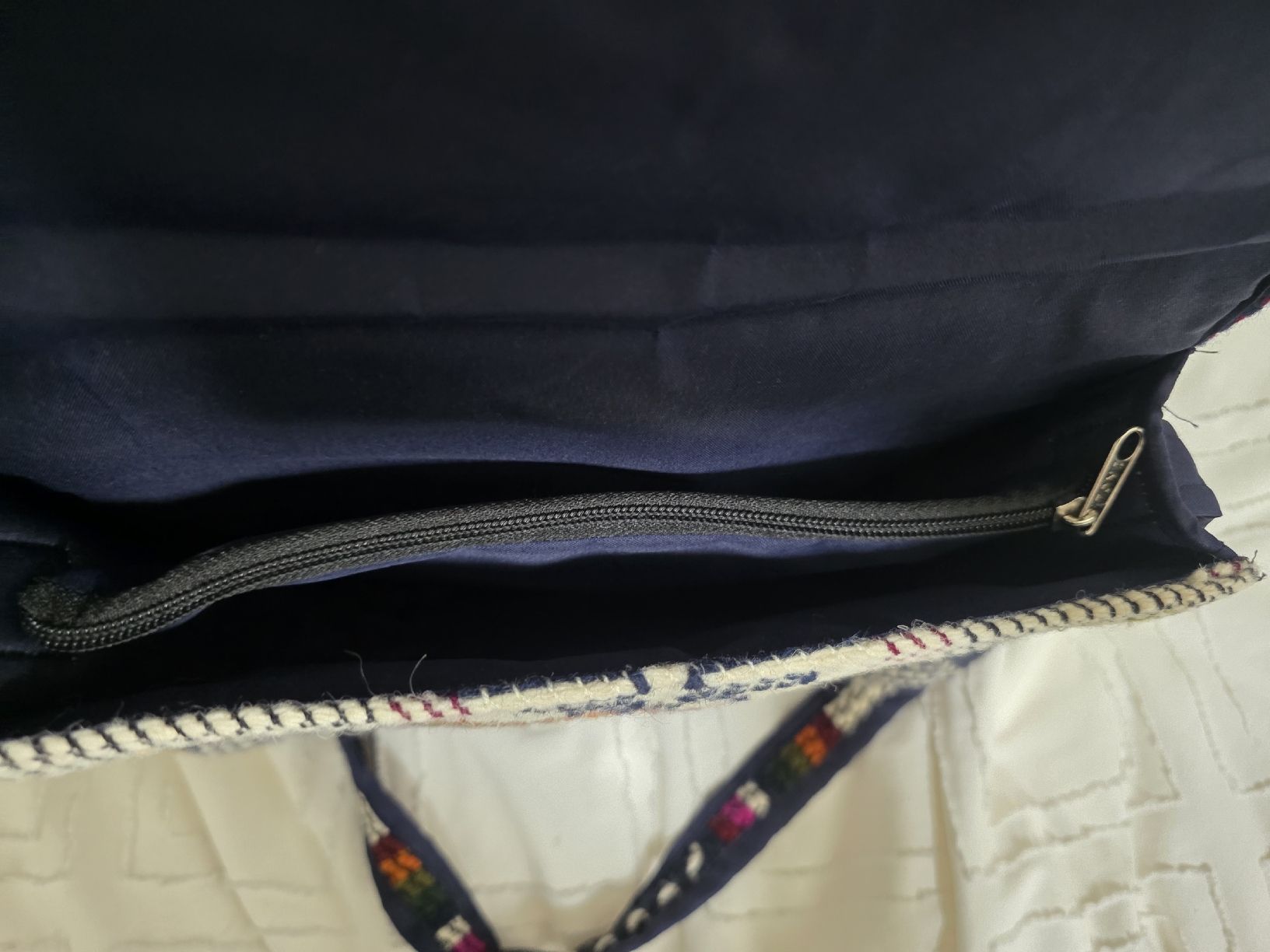 Borse da donna: Woven Crossbody Bag with Patterned Design Multi Color – Nuovo (secondo la descrizione) da Hombrechtikon venduto da moonwaterqueen 1