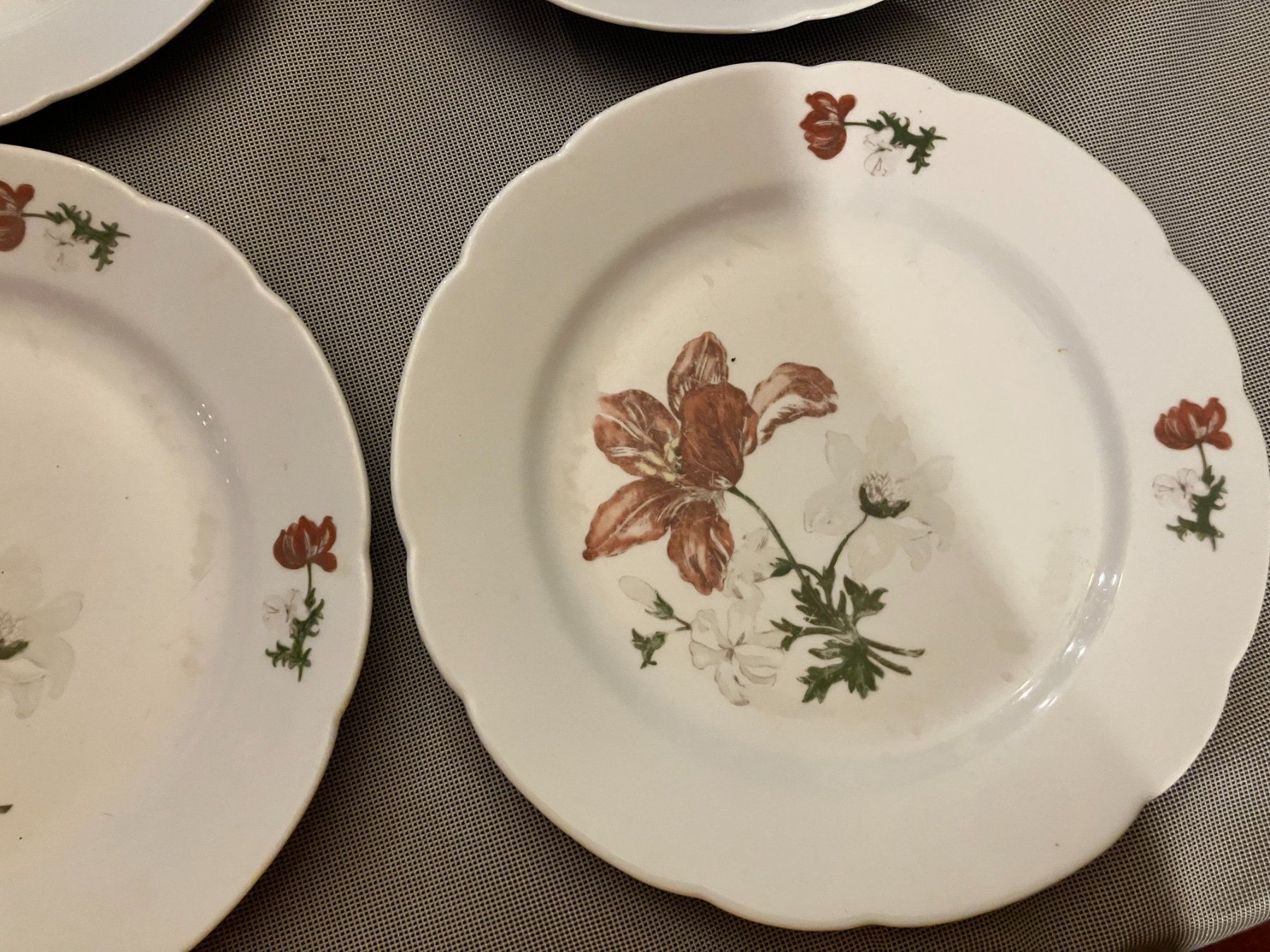 Piatti: 4 sehr schöne Teller mit Blumendekor – Usato da ehrendingen venduto da atlan700 2