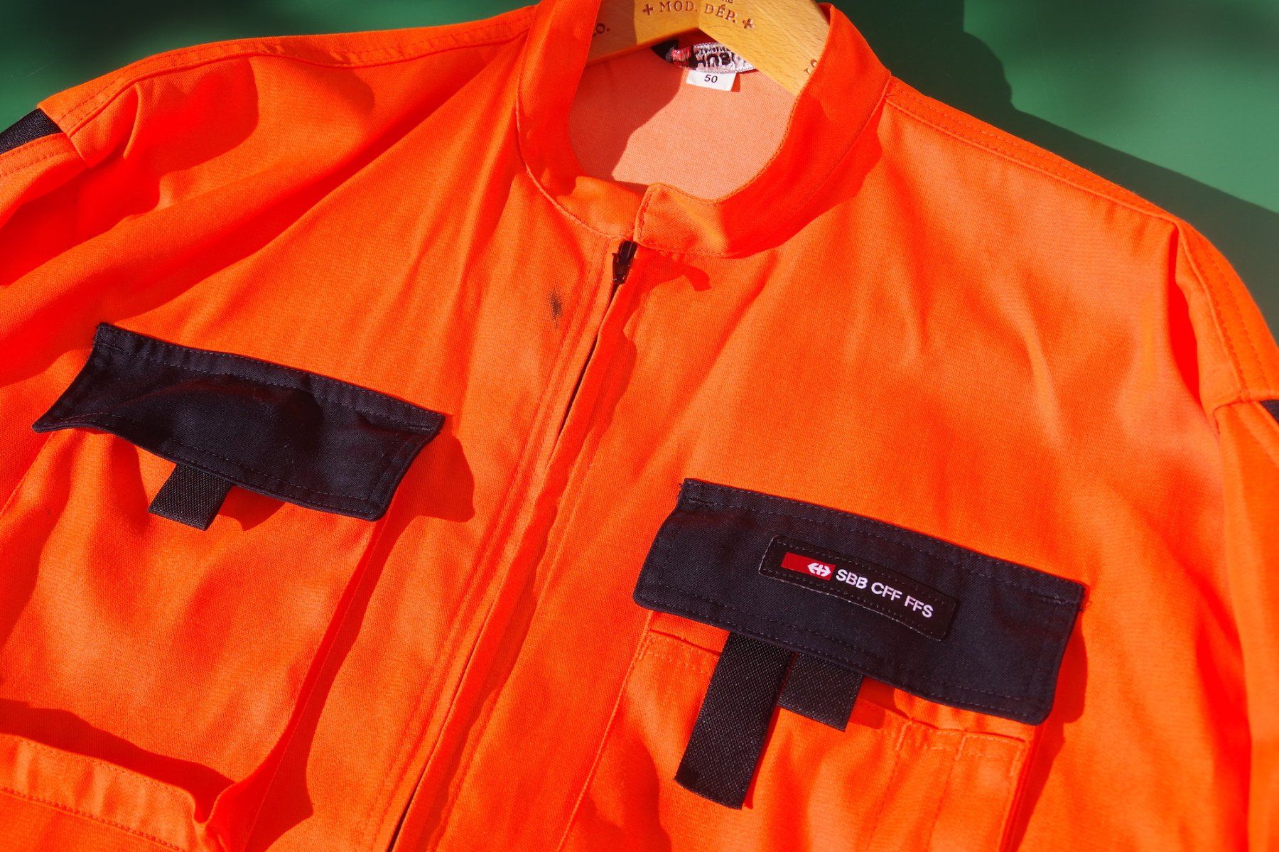 SBB/CFF/FFS Uniformes: SBB-Jacke, orange mit Reflexstreifen, Grösse 50 – D'occasion à Frauenfeld par Danielpwiedmer