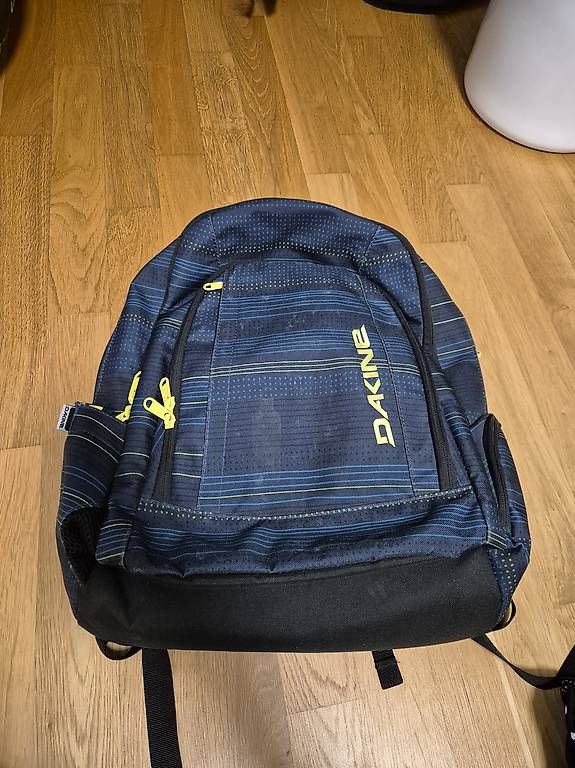 Dakine Zaini: Rucksack Dakine Campus - blau/gelb 33L – Usato da Brienz BE venduto da swimfreaky