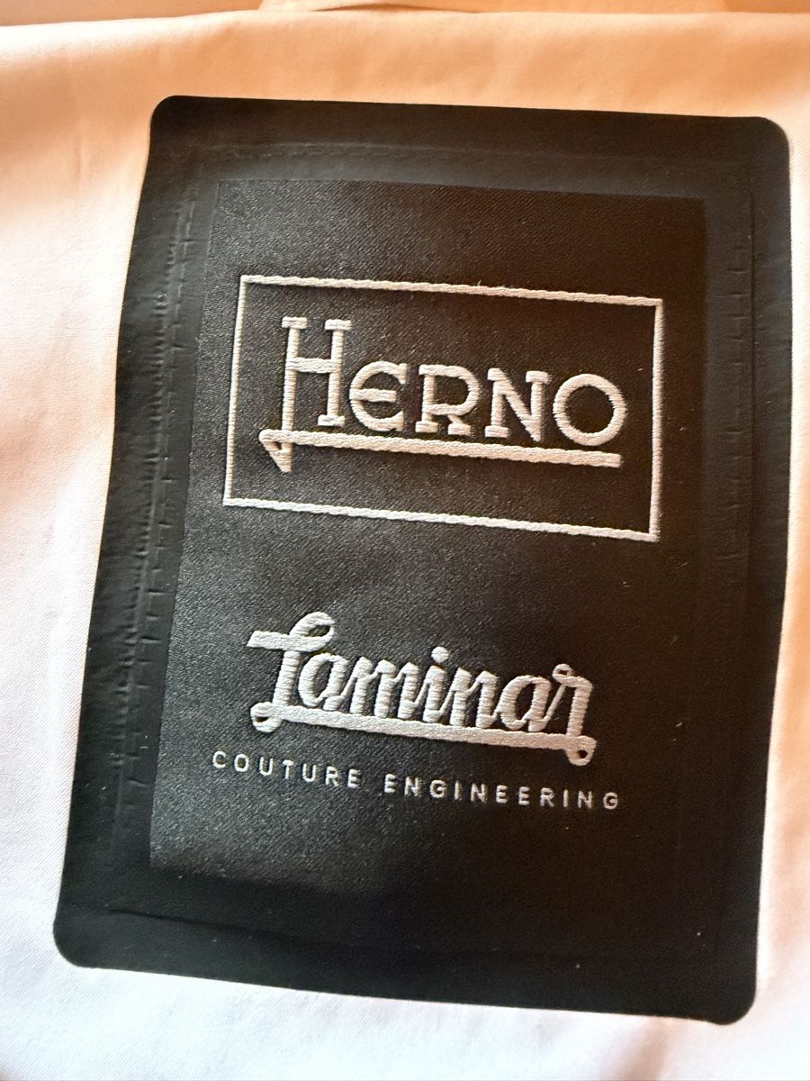 Herno Giacche: Wunderschöne Herno Laminar Jacke, Grösse 40 – Usato da Reinach AG venduto da Ben14gs 2