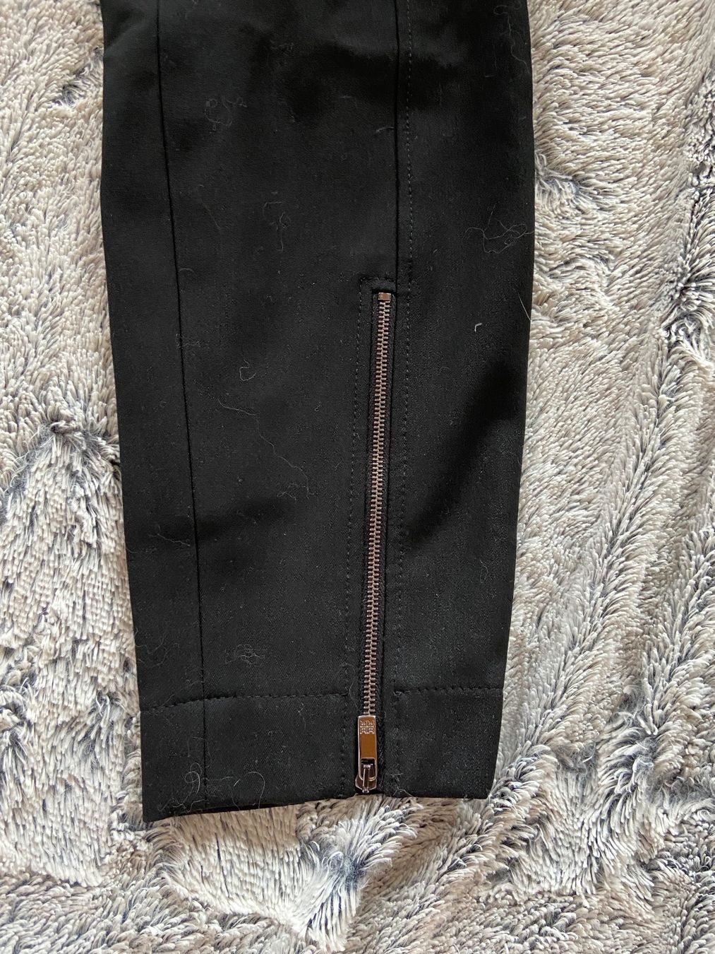 Riani Pantaloni: Pantalon designer noir RIANI 38 – Usato da Epalinges venduto da madeleine05 1