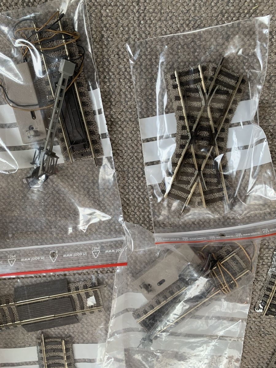 Fleischmann Modelleisenbahnen: Fleischmann HO Profi-Gleis neu-gebraucht,Nr.H111 – Neu (gemäss Beschreibung) aus Winden von EmilNeu 1