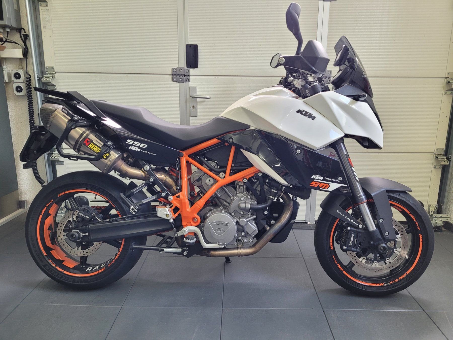 KTM Strada: KTM 990 SMT – Usato da Reinach AG venduto da CaddyFactory 1