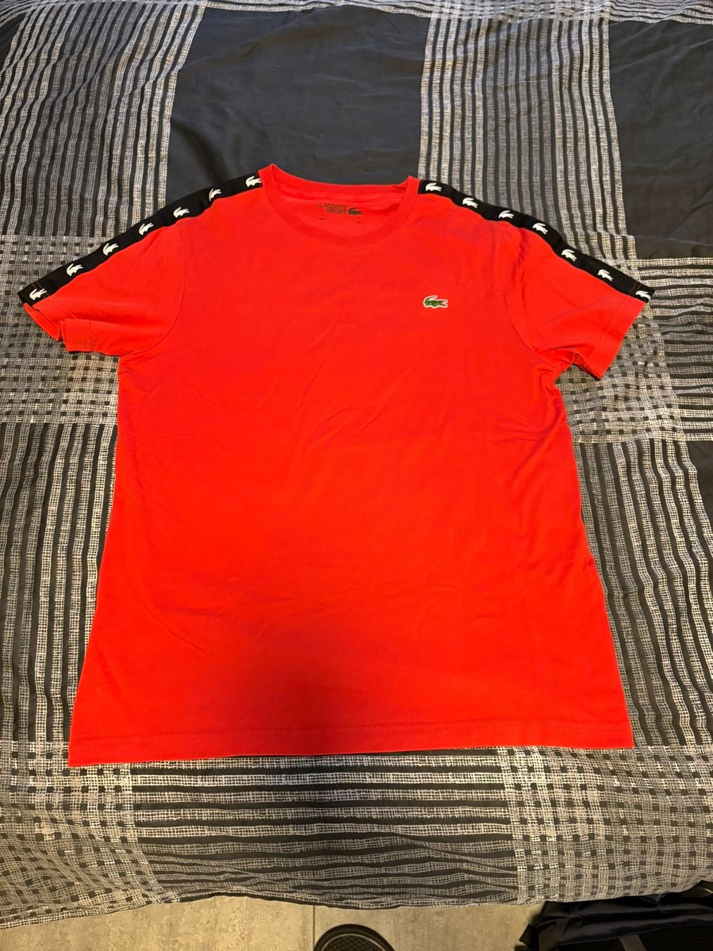 Lacoste T-shirts: Lacoste Sport T-Shirt rot – Neuf (Voir description) à Mumpf par galliforever