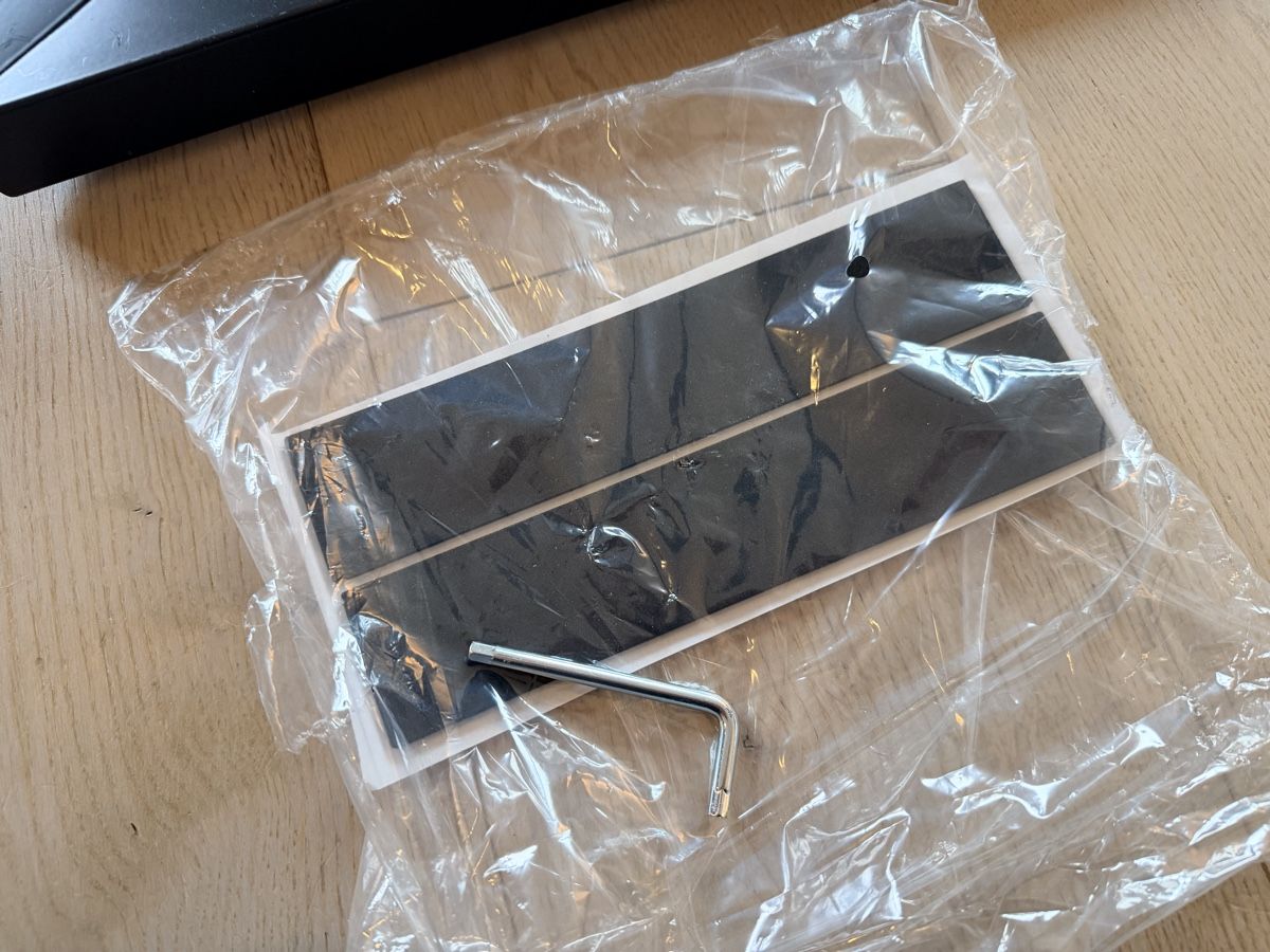 Supporti a parete: 1x Support enceinte ou projecteur, robuste, hauteur réglable – Usato da Nidau venduto da ym_fevrier 5
