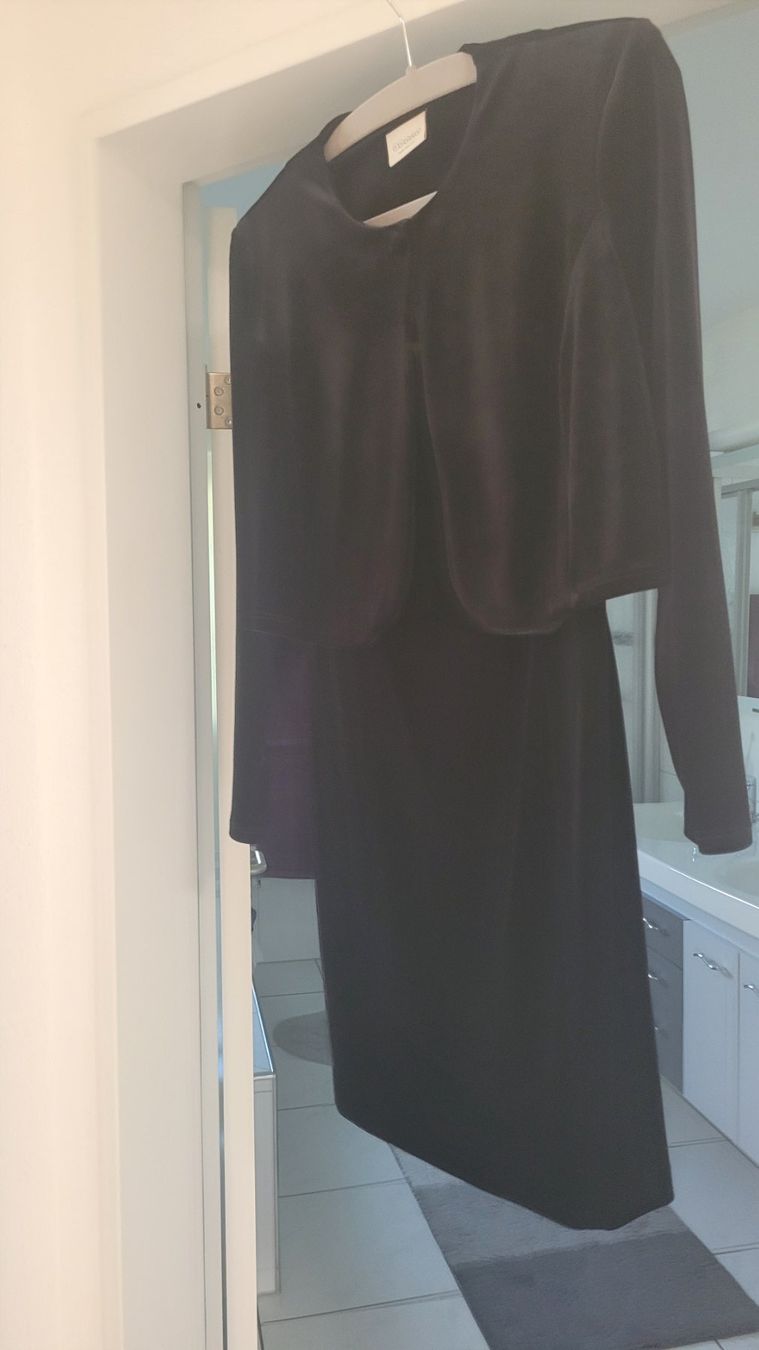 Vestiti: Zu Verkaufen Samtkleid mit Jacke Gr38 – Usato da Herznach venduto da raycecile 1