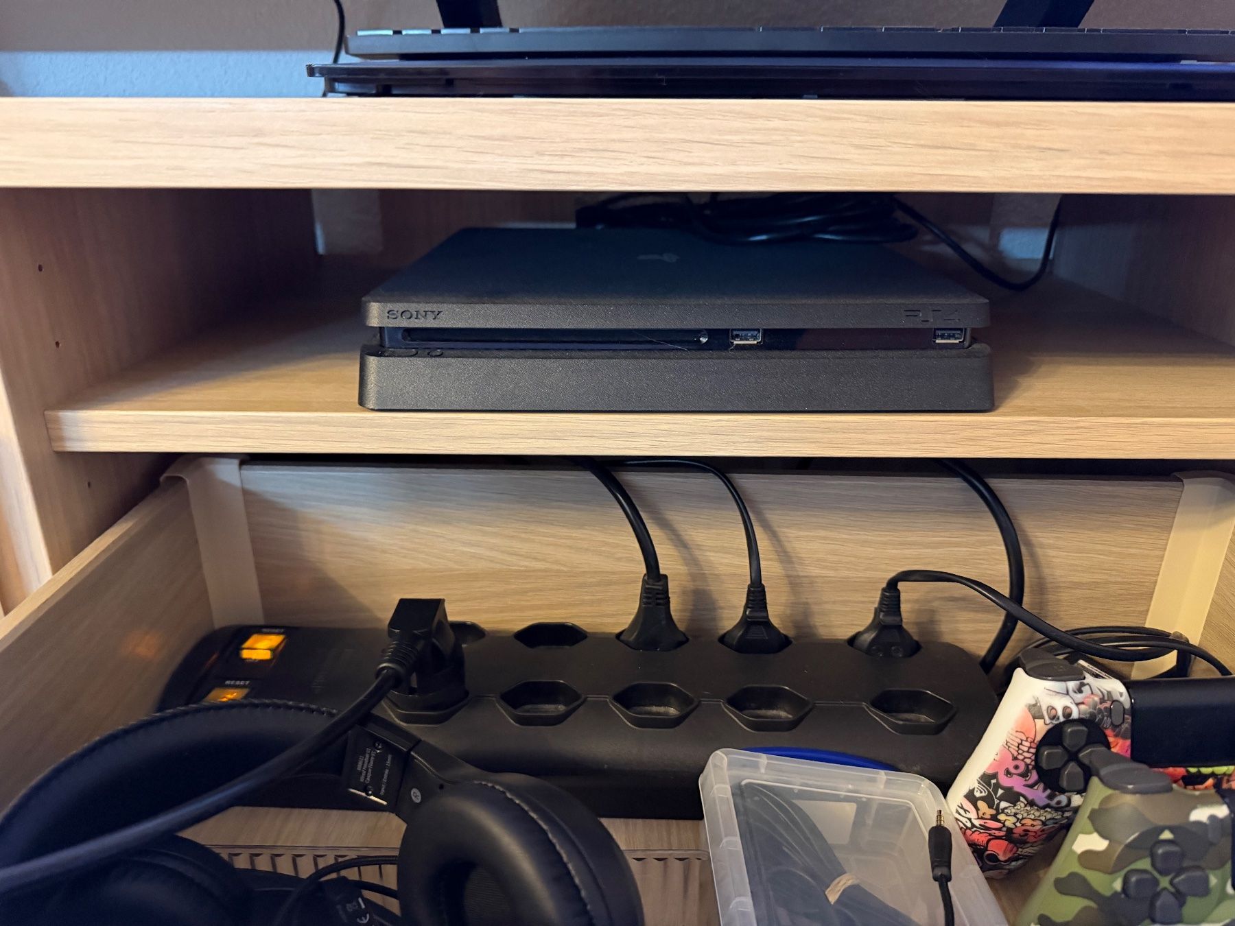 Ikea TV Möbel: Tv unit – Gebraucht aus Spreitenbach von Stefani_ch 2