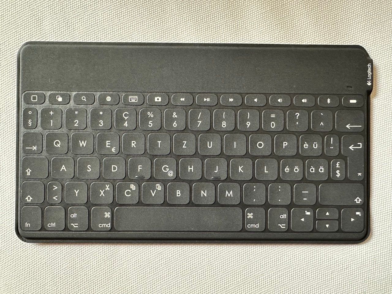 Logitech Tastiere: Logitech Type+ Keys-To-Go Bluetooth-Tastatur CH-QWERTZ – Usato da Fribourg venduto da Margaret18