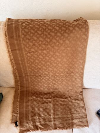 Hugo Boss Schal sehr gross