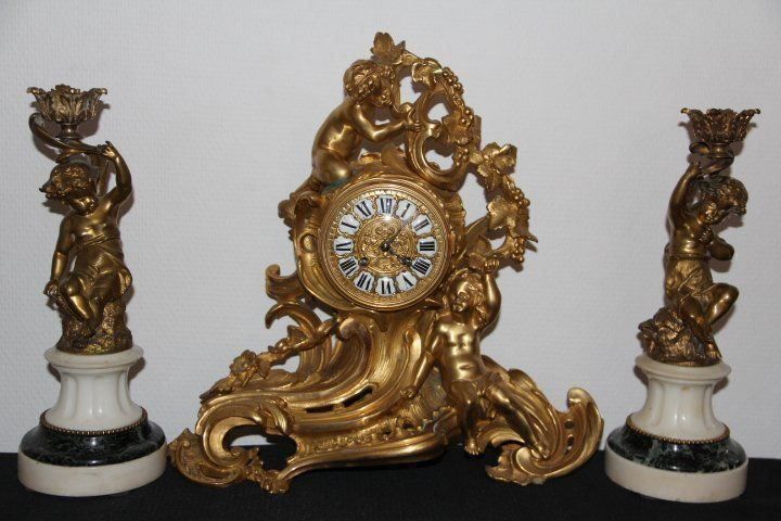 Orologi da terra & Orologi da parete: Garniture de cheminee en bronze . – Usato da Praz (Vully) venduto da pikuluka1